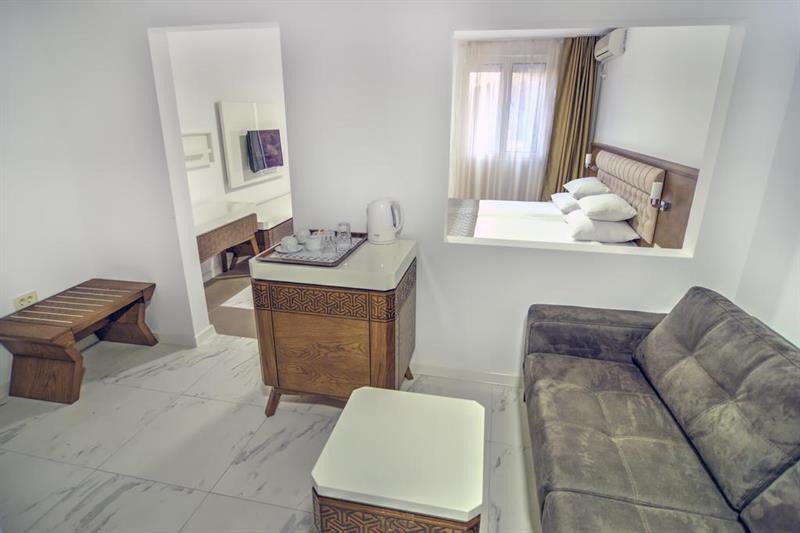 Hotel Adrovic 22/74