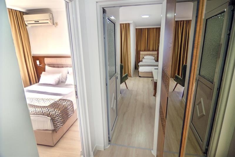 Hotel Adrovic 26/74