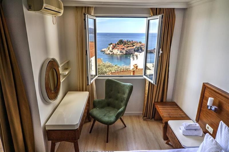 Hotel Adrovic 41/74