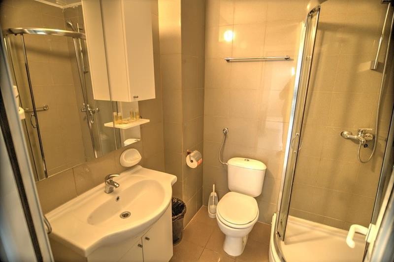 Hotel Adrovic 42/74