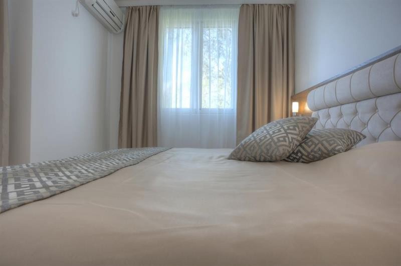 Hotel Adrovic 32/74