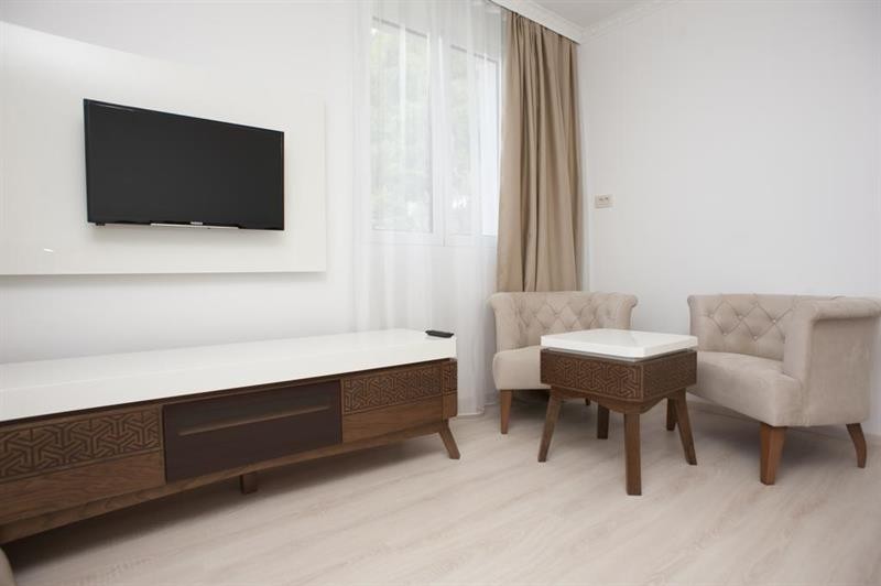 Hotel Adrovic 29/74