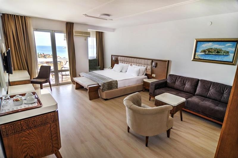 Hotel Adrovic 24/74