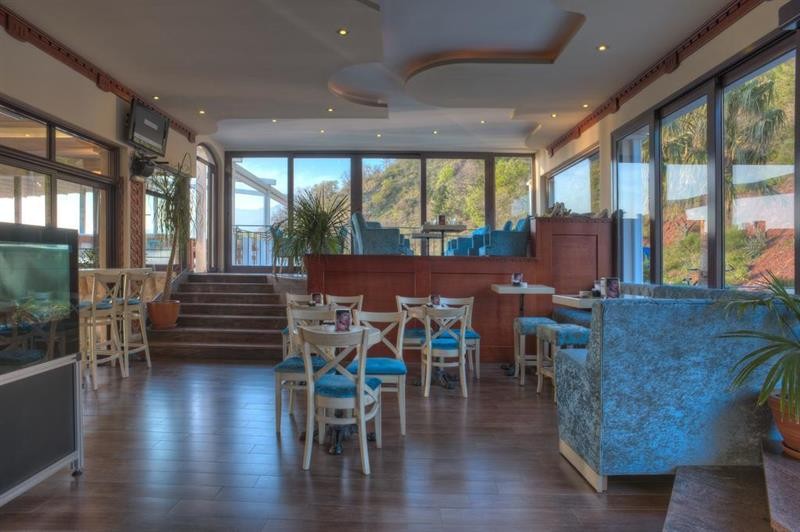 Hotel Adrovic 28/74