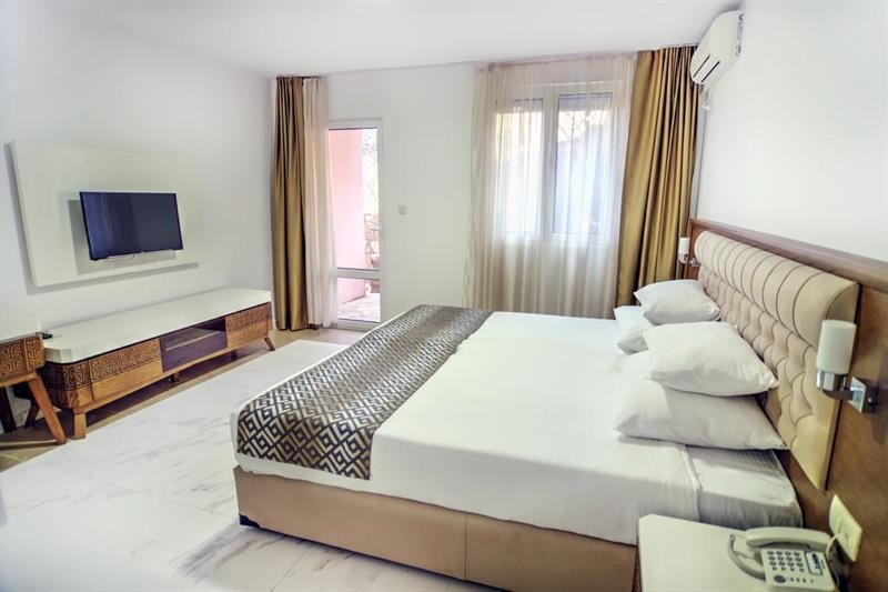 Hotel Adrovic 25/74
