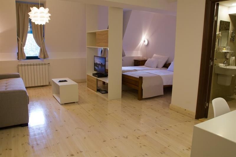 Hotel Polar Star 24/74