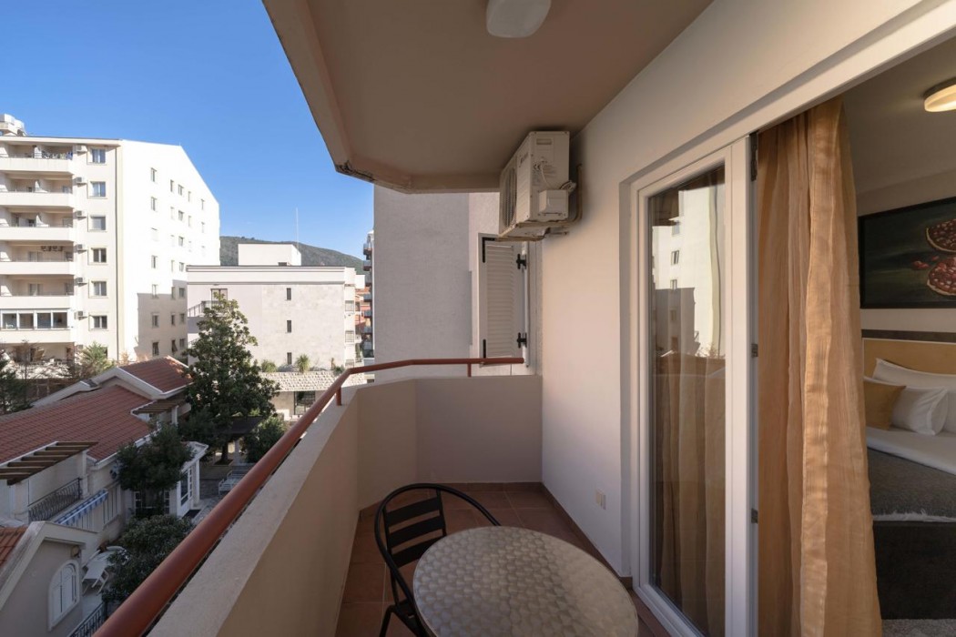 BOUTIQUE HOTEL MOMENTUM by Aycon 120/195