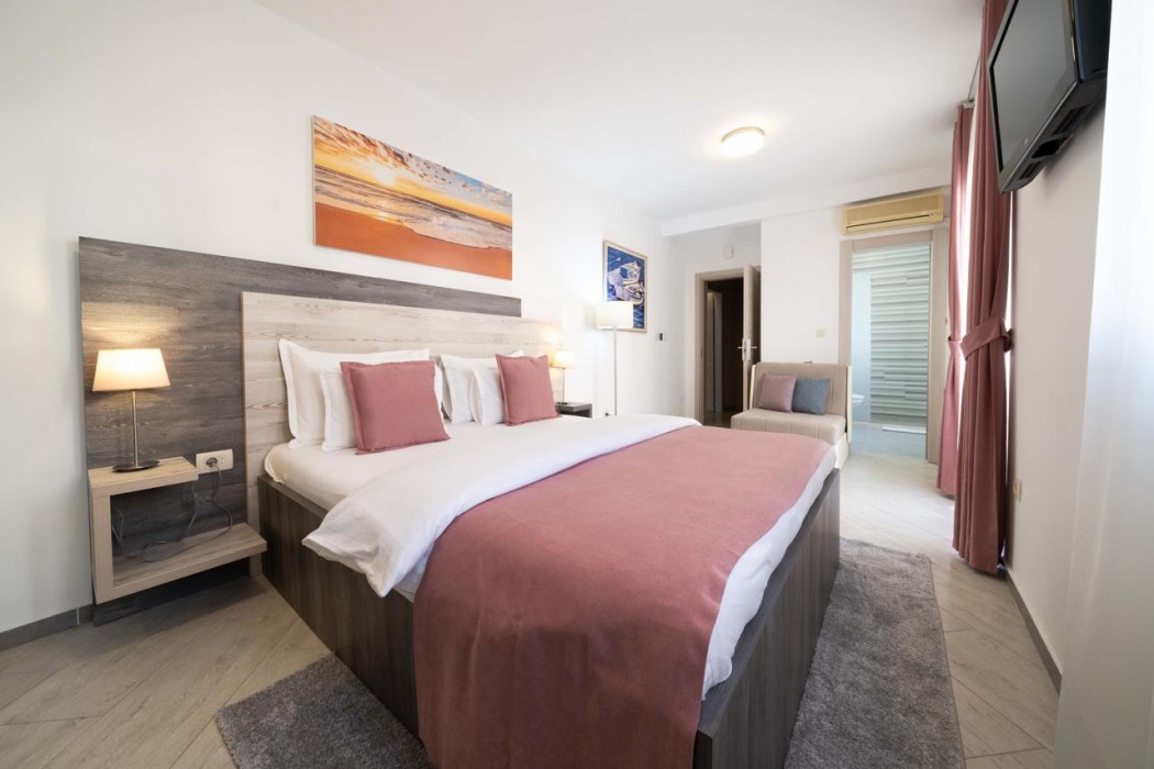 BOUTIQUE HOTEL MOMENTUM by Aycon 130/195