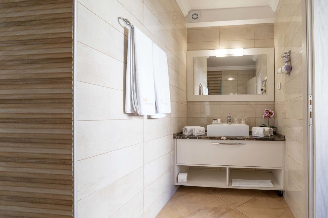 BOUTIQUE HOTEL MOMENTUM by Aycon 126/195