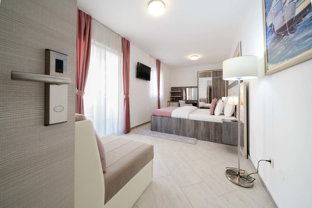 BOUTIQUE HOTEL MOMENTUM by Aycon 136/195