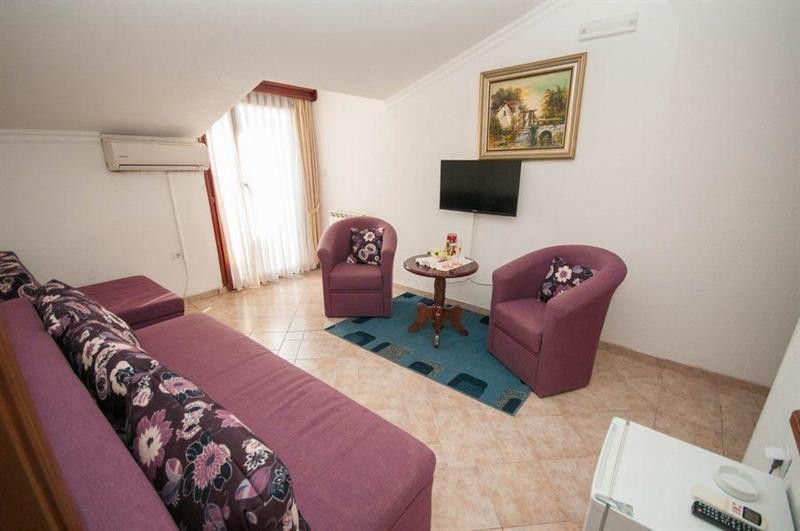 Hotel Grbalj 33/75