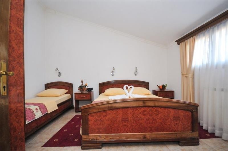 Hotel Grbalj 53/75