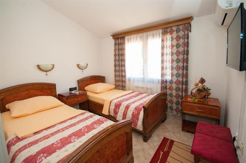 Hotel Grbalj 45/75