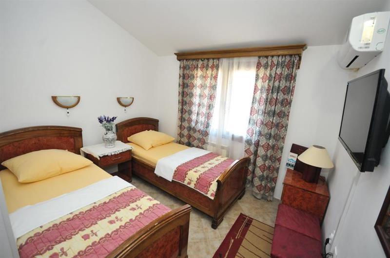 Hotel Grbalj 42/75