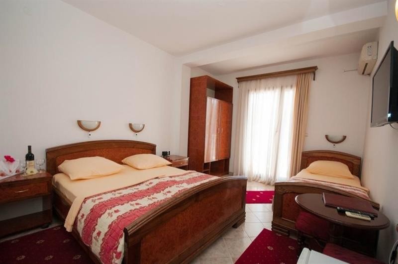 Hotel Grbalj 34/75