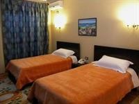 Prince Hotel 42/69