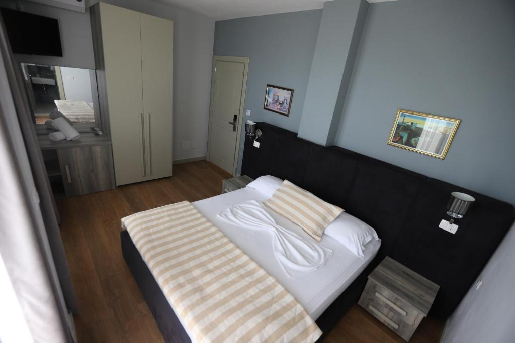 PERANDOR BEACH HOTEL 19/64