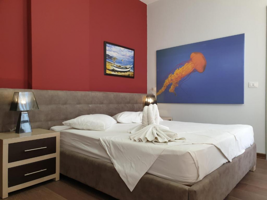 PERANDOR BEACH HOTEL 17/64