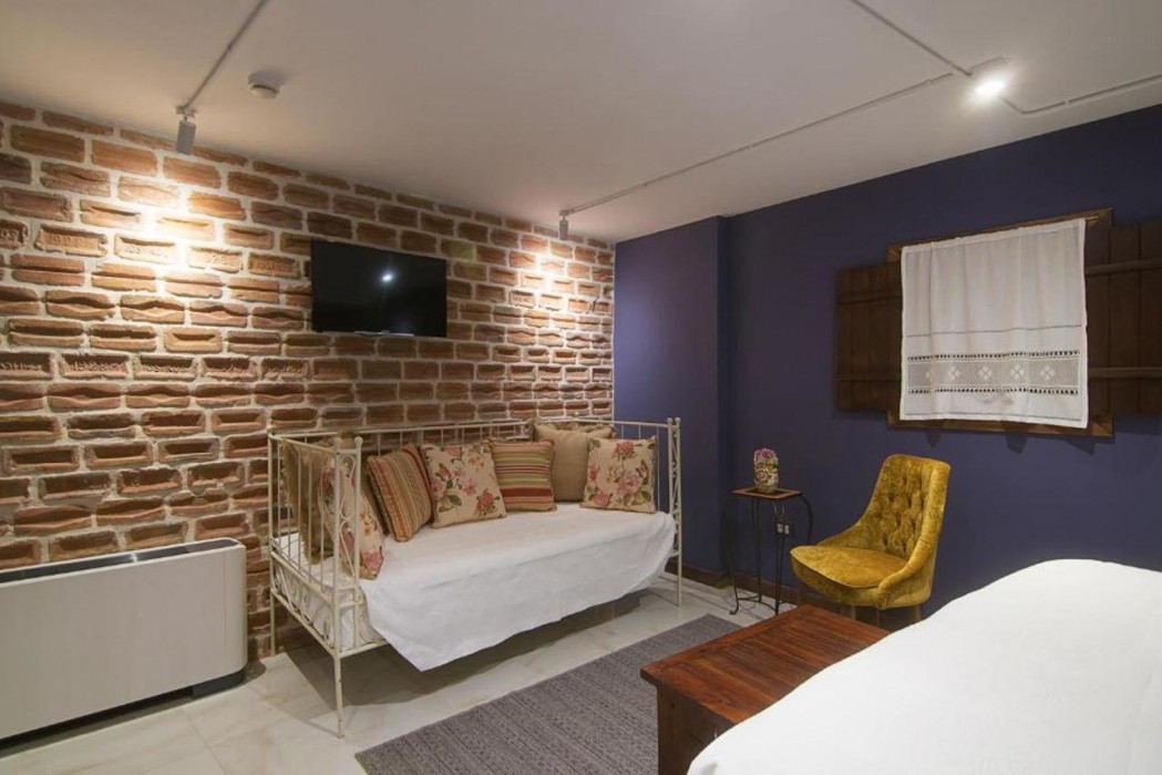Room at Hani I Pazarit, KORCE