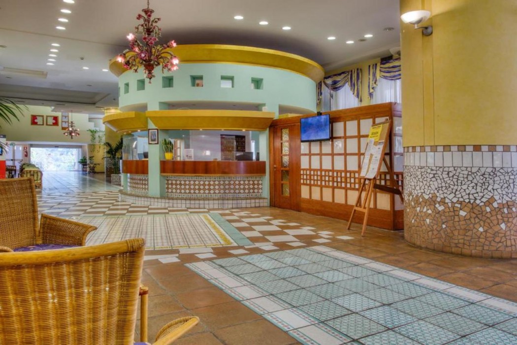 Lobby at Hotel Olimpo-Le Terrazze, LETOJANNI