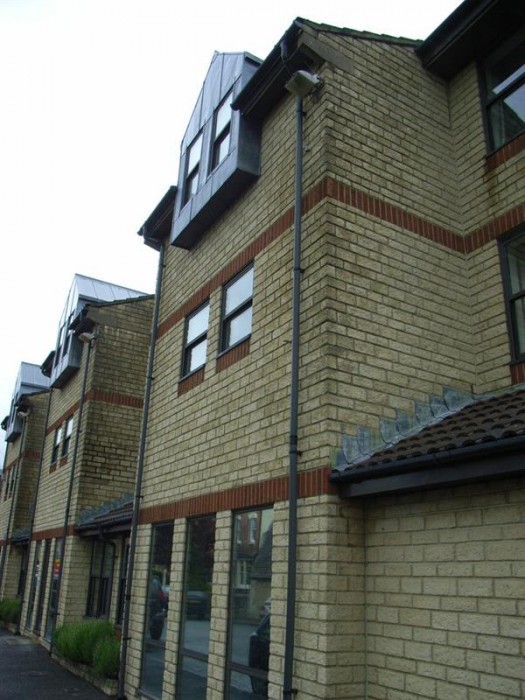 Riverside House 23/40