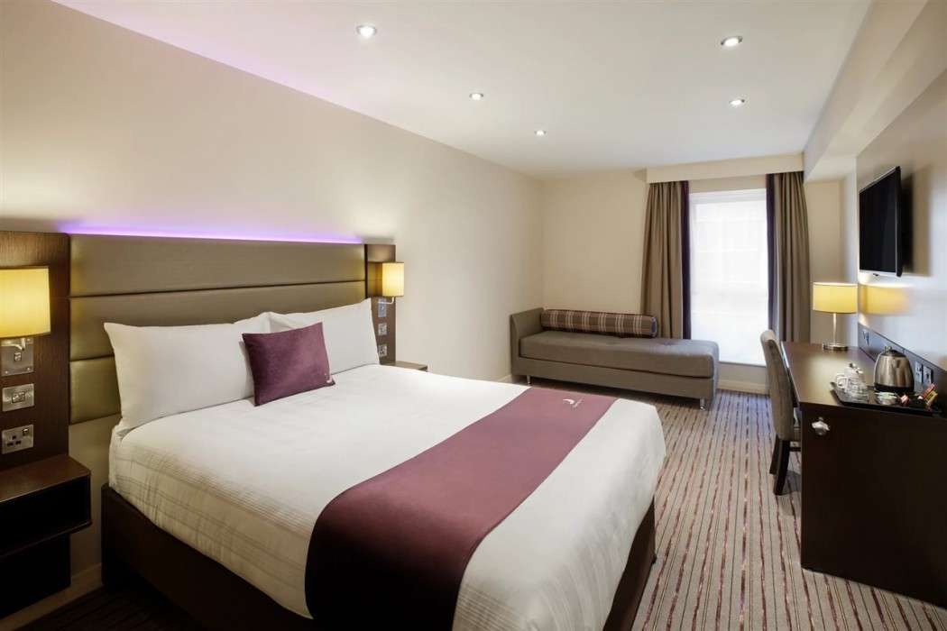 Room at Premier Inn Cardiff Bay, CARDIFF