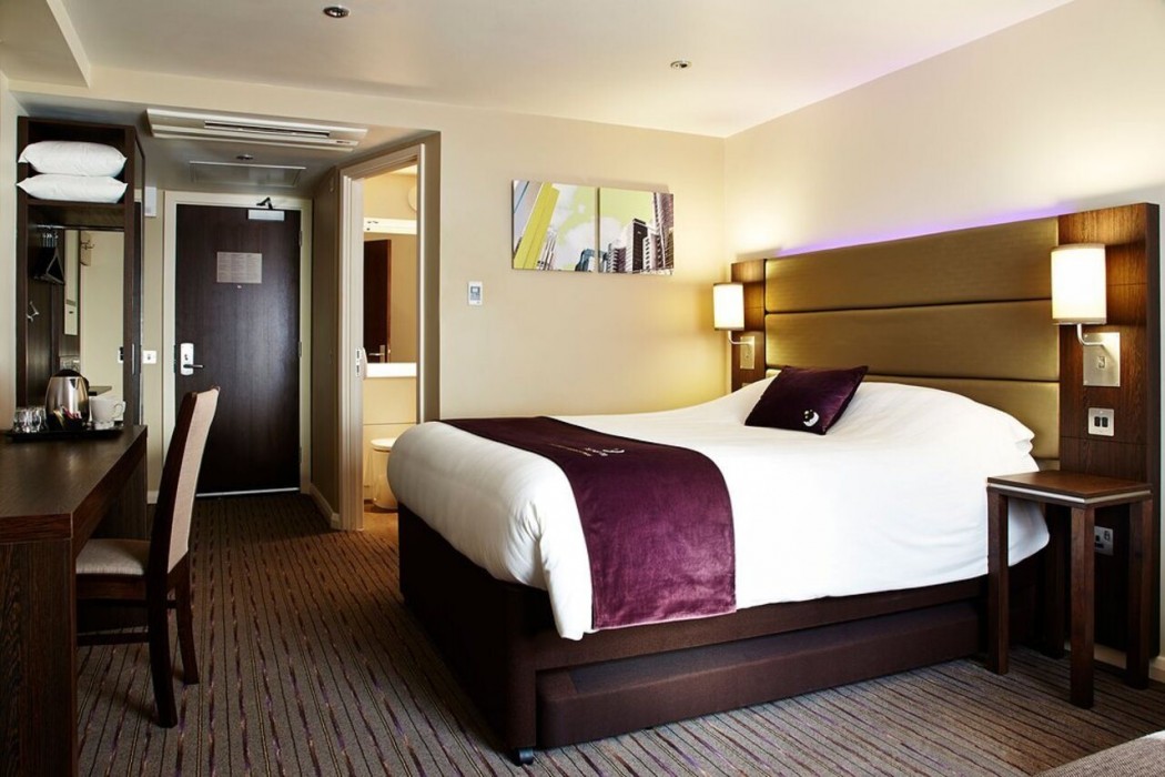 Premier Inn Slough West (Slough Trading Estate) Hotel 6/42