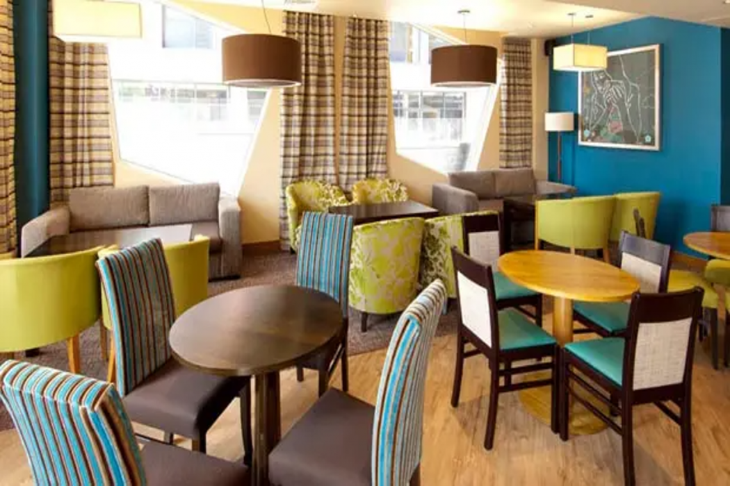 Premier Inn Manchester Bury 14/22