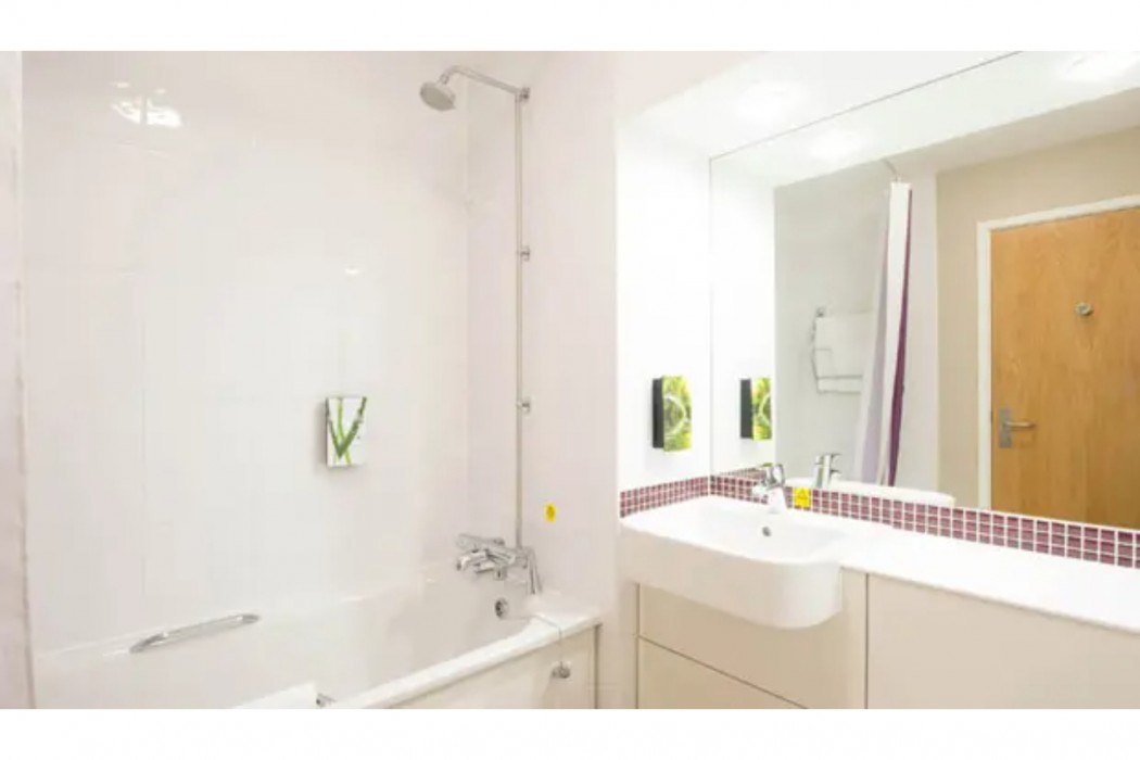 Premier Inn Stockport South 13/32