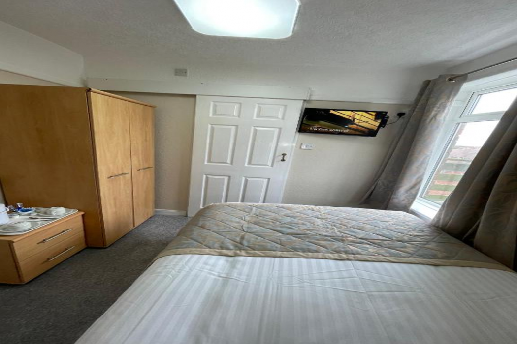 OYO Queens Hotel, Skegness 8/52