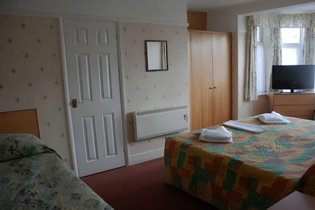 OYO Queens Hotel, Skegness 7/52