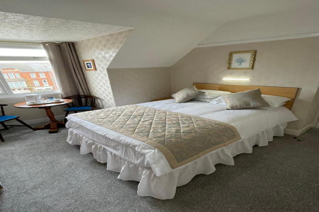 OYO Queens Hotel, Skegness 9/52