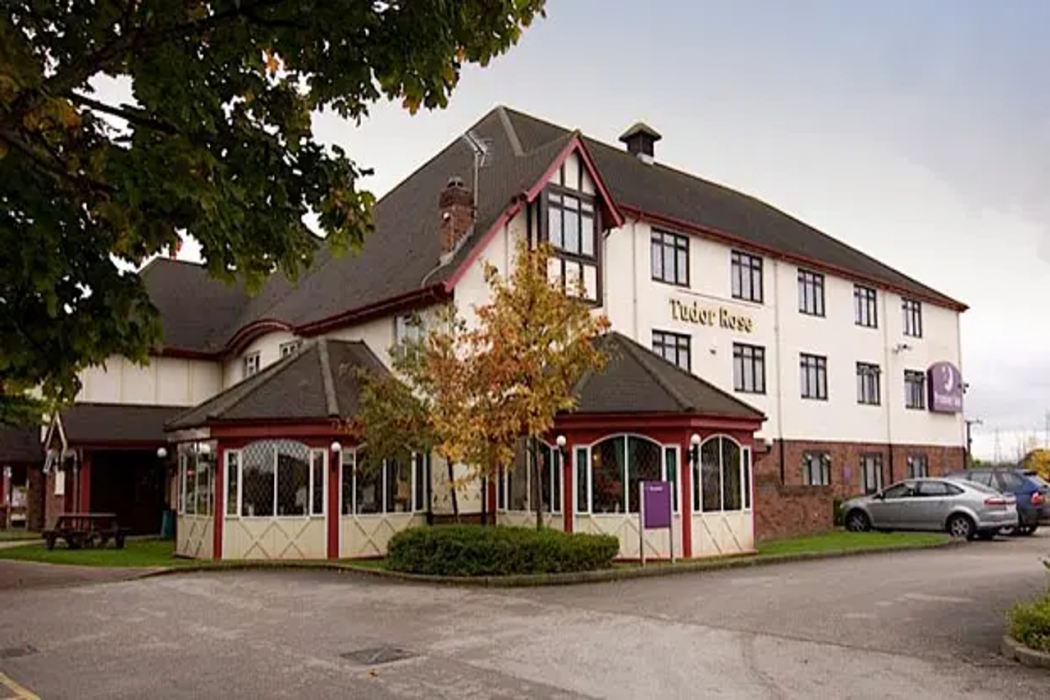 Premier Inn Wirral (Two Mills) 2/27