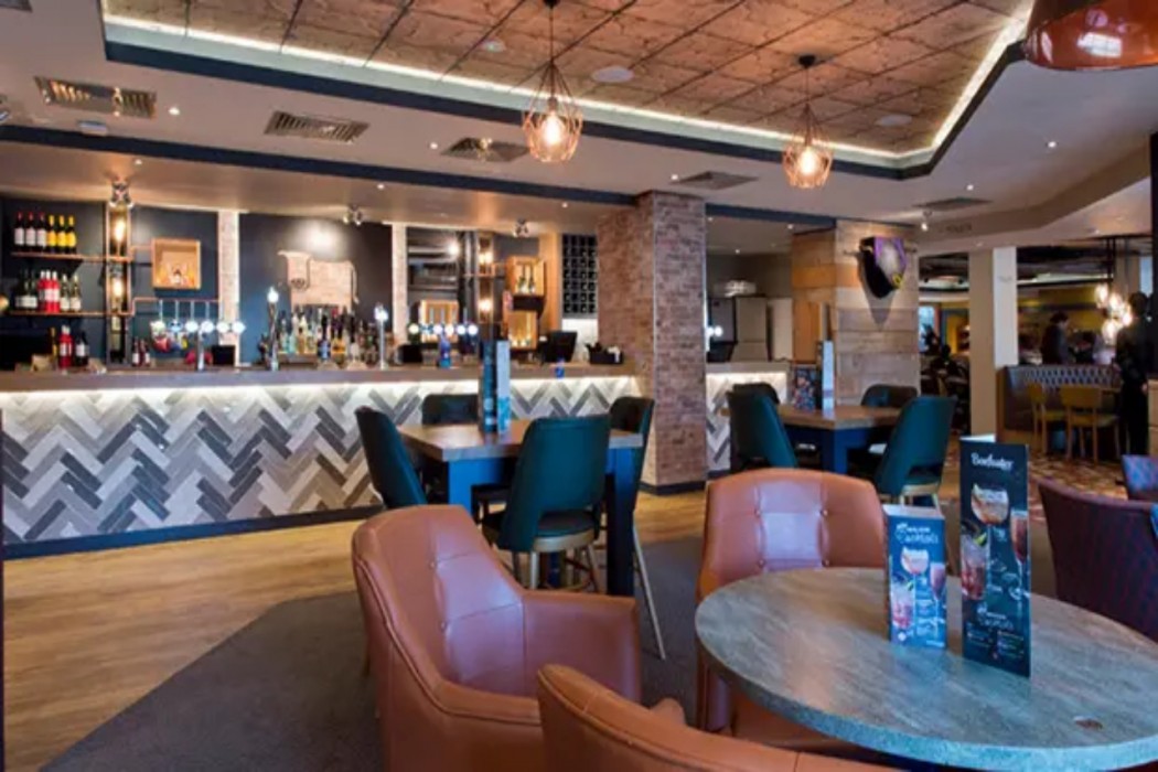 Premier Inn London Hayes, Heathrow (Hyde Park) 22/32