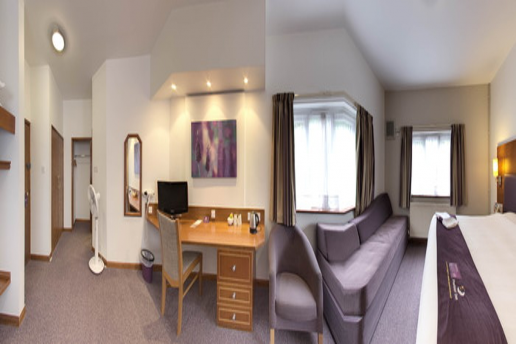 Premier Inn Stroud 7/28