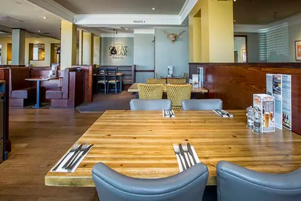 Premier Inn Leeds / Bradford Airport 18/41
