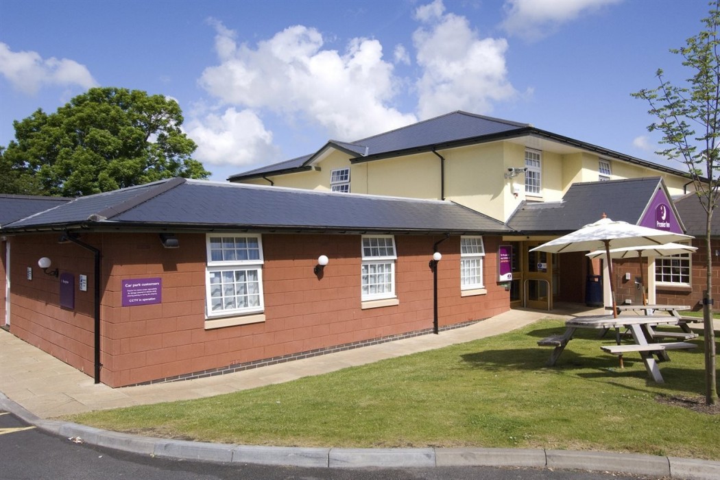 Premier Inn Shrewsbury North (Harmer Hill) 16/39