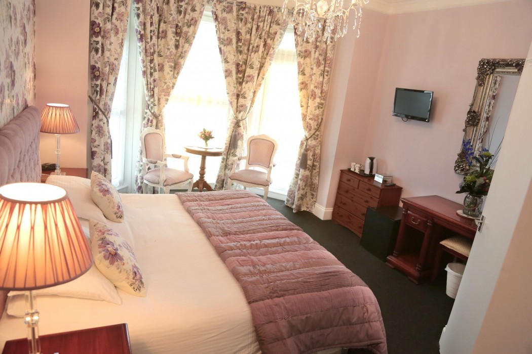 East Beach Hotel 28/54