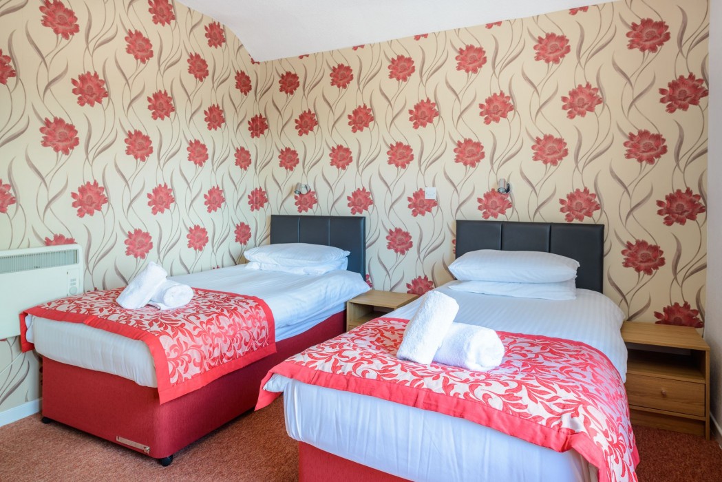 Somerset Hotel 34/77