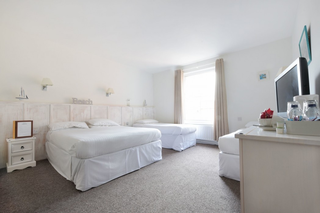The Beach Hotel 20/55