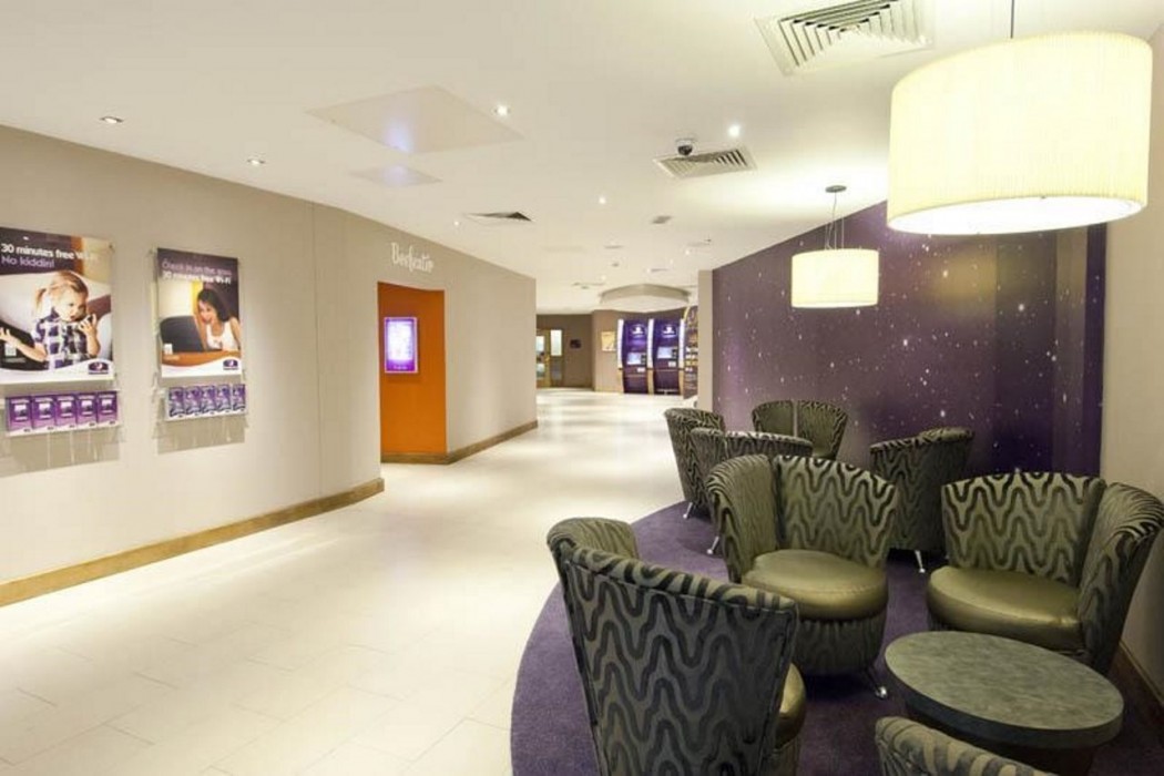 Premier Inn Halifax Town Centre 15/48