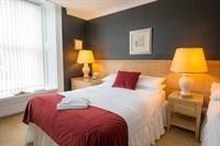 Caledonian Hotel 18/34
