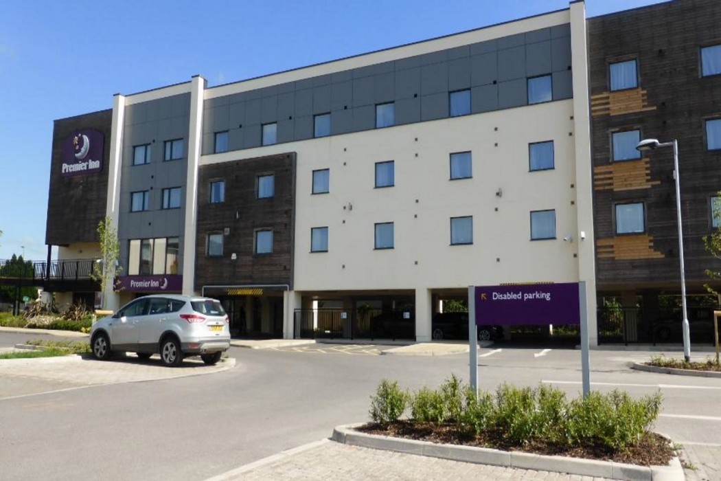 Premier Inn Newton Abbot in TEIGNBRIDGE
