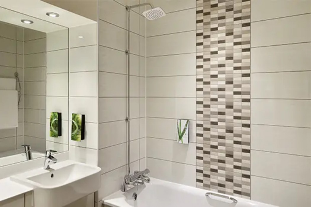 Premier Inn Leeds City Centre (Whitehall Road) Hotel 13/50