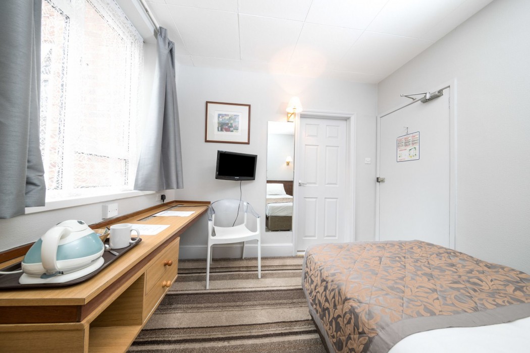 Norwich Central Hotel- Near Norwich Train Station and Carrow Road Stadium 13/44