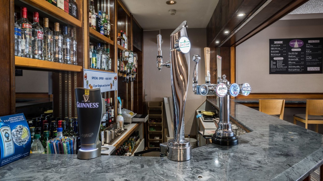 Norwich Central Hotel- Near Norwich Train Station and Carrow Road Stadium 24/44