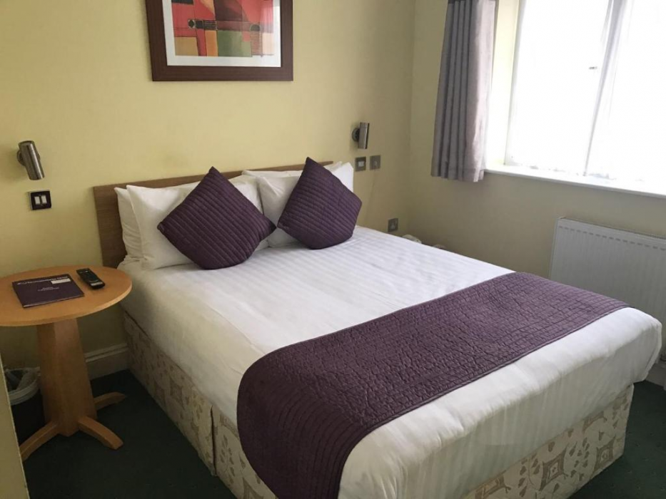 Harefield Manor Hotel 9/22
