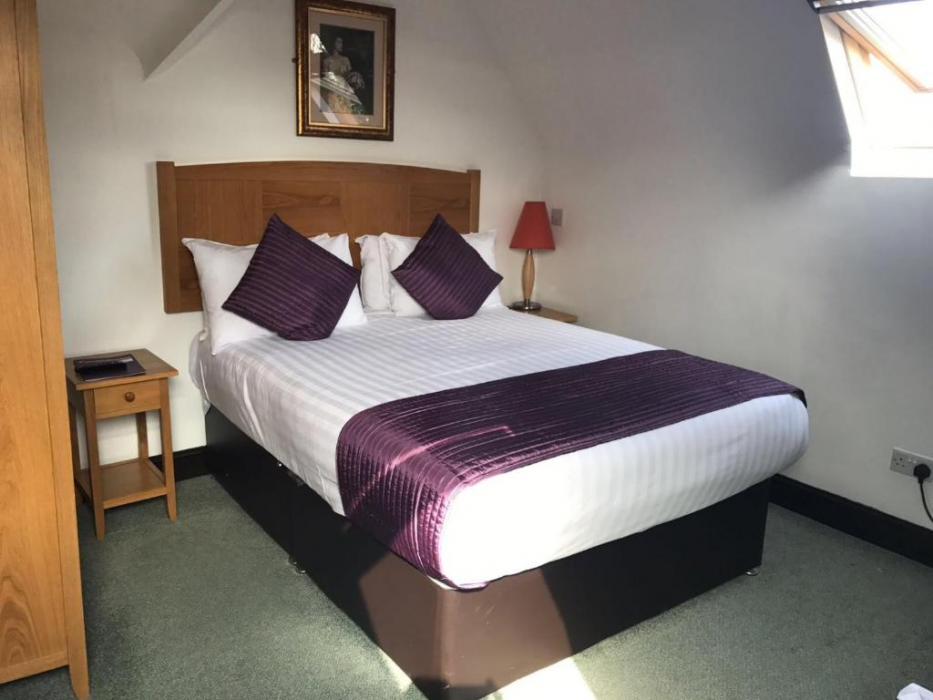 Harefield Manor Hotel 8/22