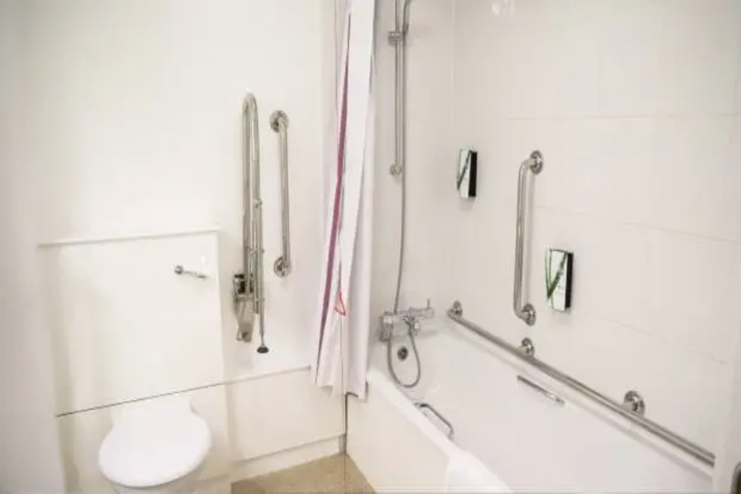 Premier Inn Grimsby 6/27