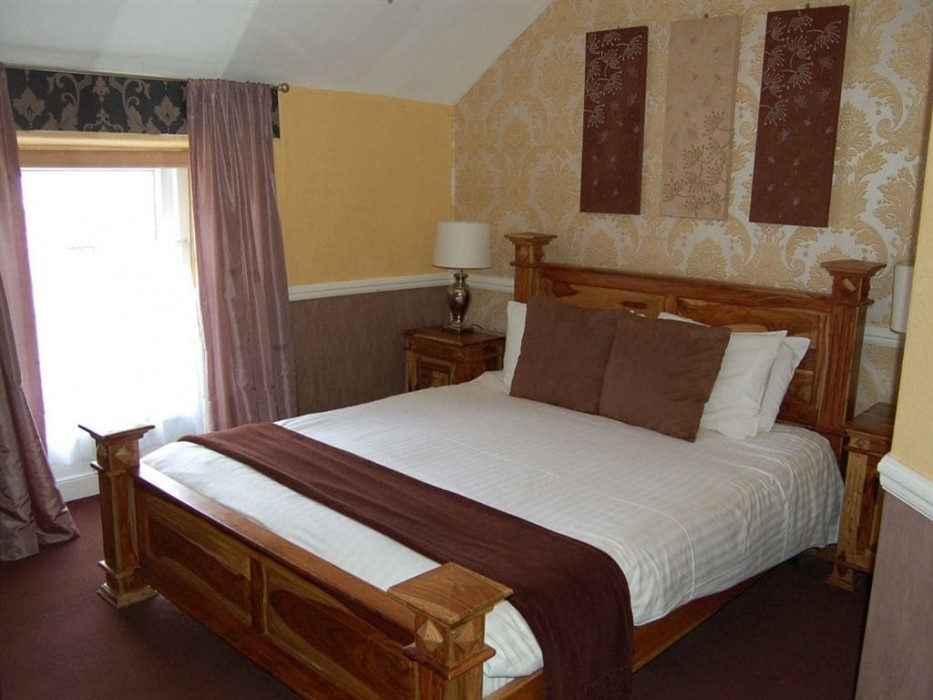 Schooner Hotel 15/37